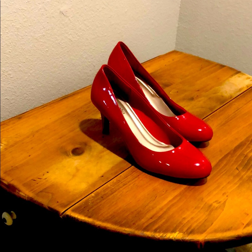 Women’s red heels